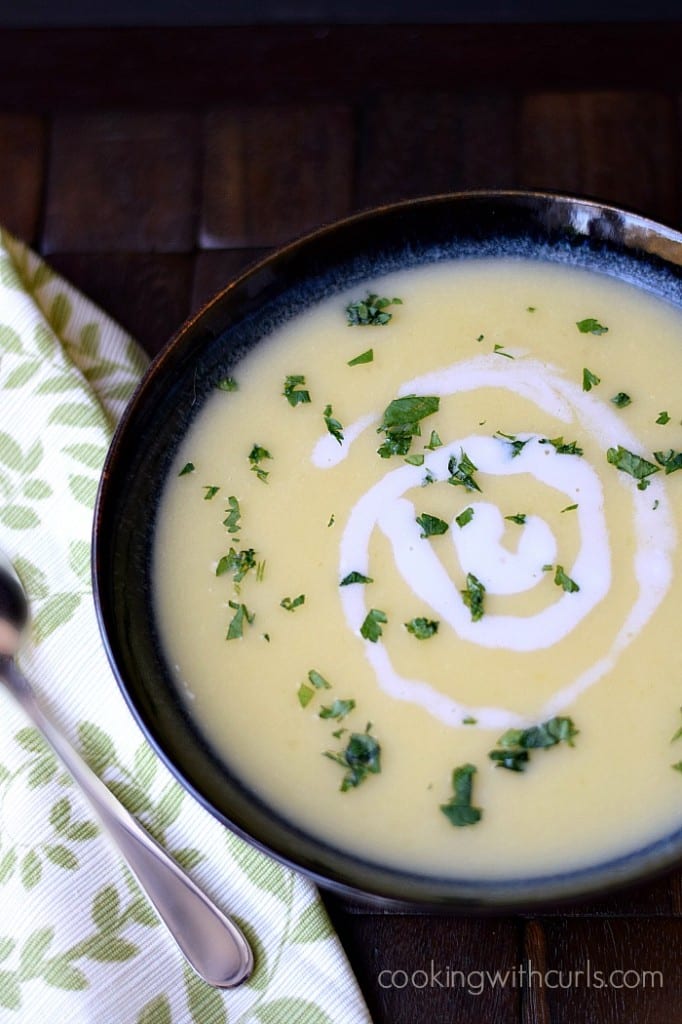 Irish-Potato-Leek-Soup-cookingwithcurls.com_