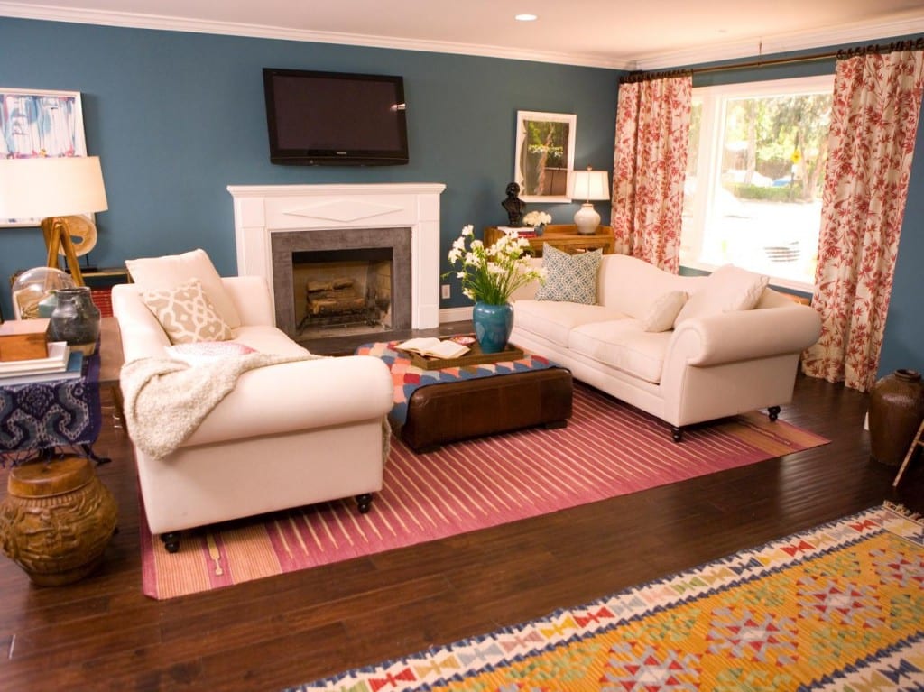 HDSW1202_blue-red-living-room_s4x3.jpg.rend.hgtvcom.1280.960