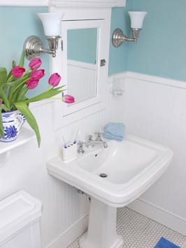 iStock-8764470_cottage-blue-bathroom_s3x4_al