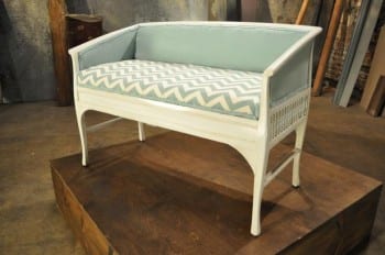 Flea market makeovers, flipping furniture, how to flip furniture, popular pin, DIY home projects, DIY tutorials, home improvement, easy home improvement. 