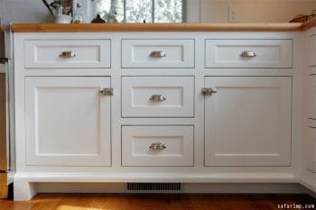  T How to Install New Cabinet Hardware, Installing New Cabinet Hardware, DIY Home, DIY Home Hacks, Home Improvements, Quick and Easy Home Improvements, Home Improvement Hacks, Popular Pin