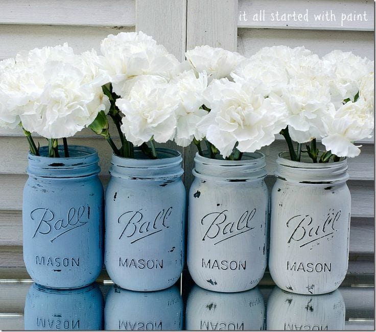 How to Distress Painted Mason Jars| Painted Mason Jars, Mason Jar Crafts, DIY Mason Jars, Craft Projects, Easy Craft Projects #MasonJar #MasonJarCrafts #EasyCrafts #EasyCraftProjects