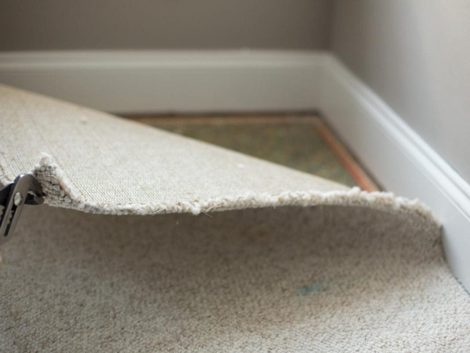 How to Remove Wall to Wall Carpeting Without a Professional How To Build It