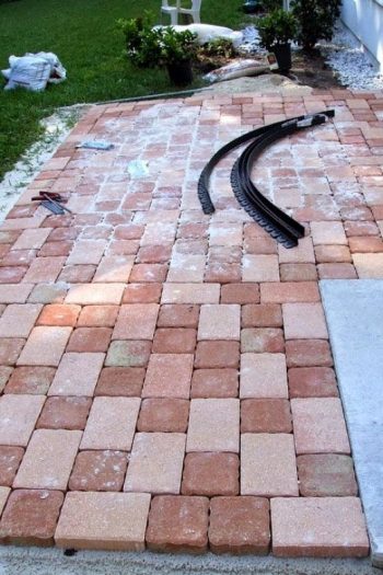 How to Pave A Front Walkway| Pavers Walkway, Walkway Ideas, Walkway Landscaping, DIY Walkway, DIY Walkway Cheap, DIY Walkways Paths Cheap, Landscaping, Landscaping Ideas, Landscaping Ideas Front Yard #DIYWalkwayCheap #LandscapingIdeas #Walkway #WalkwayIdeas