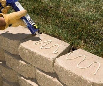 Build an EASY DIY Retaining Wall| Retaining Wall Ideas, Retaining Wall Projects, Retaining Wall Ideas Hillside, Retaining Wall Ideas Cheap, Outdoor DIY, Landscape, Landscaping 