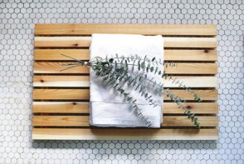 Cedar Bath Mat | DIY Cedar Bath Mat | How to Make a Cedar Bath Mat | Tutorials to Make a Cedar Bath Mat | How to Make a DIY Cedar Bath Mat