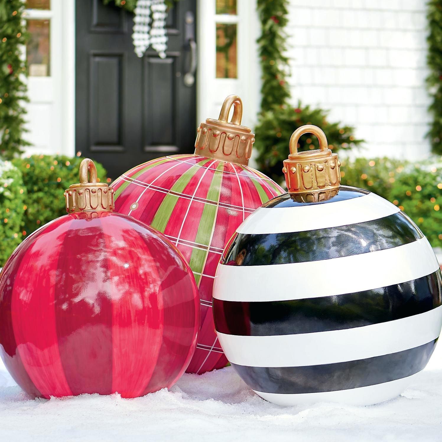 How to Make Large Christmas Ornaments to Decorate Your Yard This