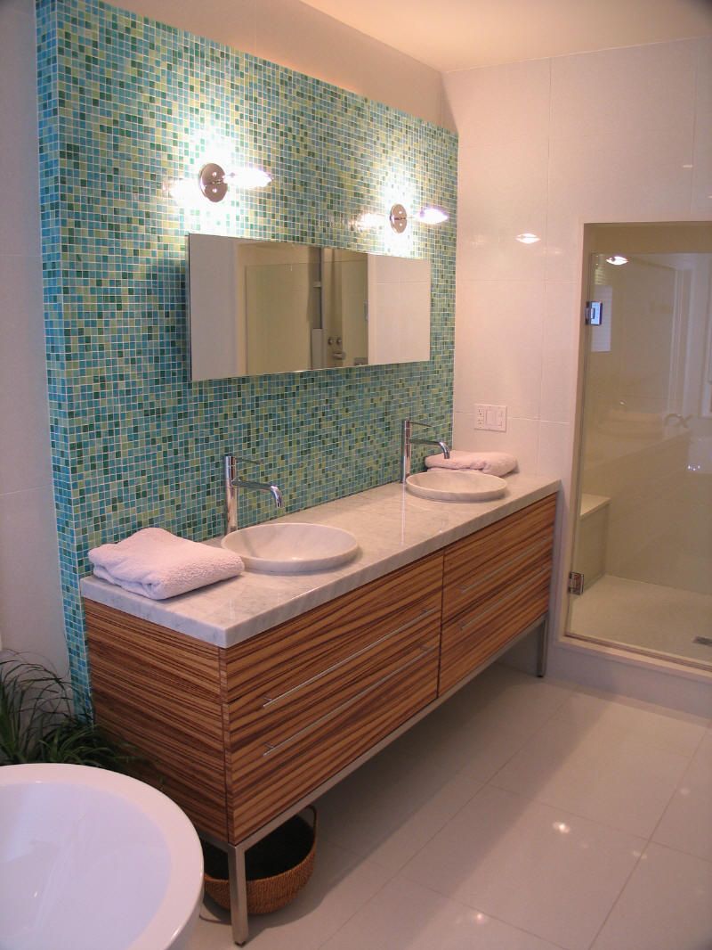 Are you into the mid-century modern look? If so, these vintage bathroom tile ideas are for you! You'll love the way your bathroom looks! 