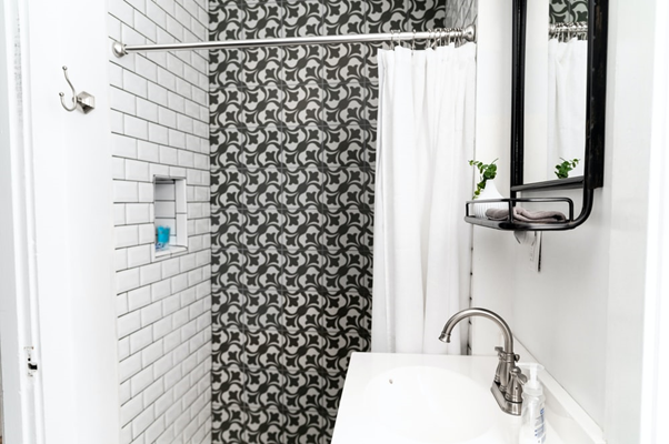 Prevent Your Shower Curtain Rod, How To Stop A Shower Curtain From Sticking You