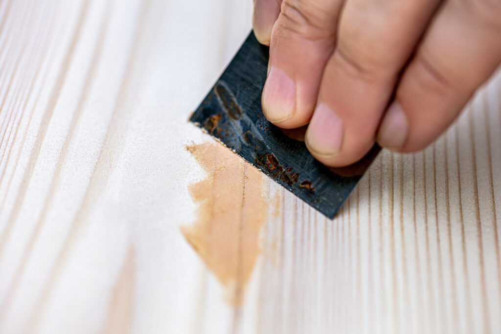 Conveniently repair your furniture at home using Bondo wood filler